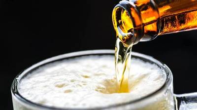 Anuncian baja de precios de sus cervezas: un litro por 5.500 para estimular al mercado, dicen