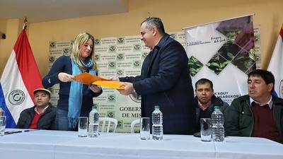 Gobernación de Misiones y Municipalidad de Ayolas firman convenio con INFONA