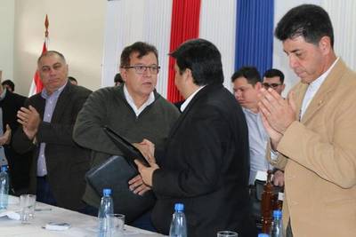 EBY invierte en Ñeembucú para educación, salud y producción agropecuaria