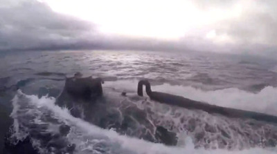 Video: Guardia Costa de EEUU detiene un narcosubmarino con toneladas de cocaína