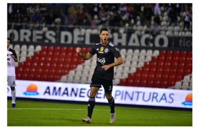 Olimpia arranca con goleada la defensa del título