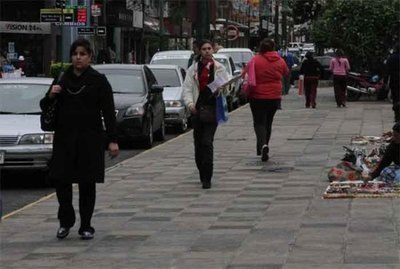 Anuncian una jornada con ambiente frío y lluvias dispersas