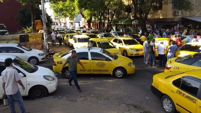 Enjambre amarillo levanta protesta tras llegar a un acuerdo