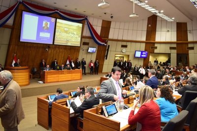 Diputados rechazan veto a “Ley de Autoblindaje”