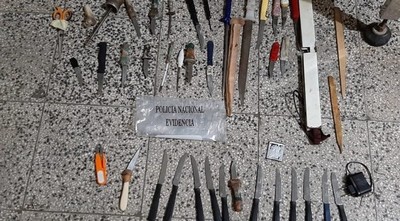 Requisan armas blancas y celulares durante cateo en cárcel de Concepción