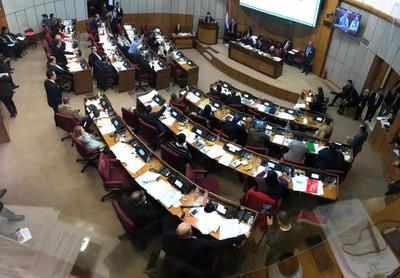 Pelea entre Payo y Riera obligó a levantar la sesión; Llano convocó a extraordinaria