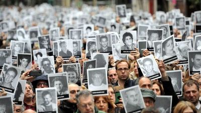 Argentina recuerda 25 años de impune ataque a la AMIA