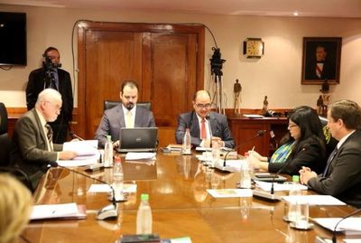 Ministros desisten de acción y ahora trabajan en reglamentación de la ley
