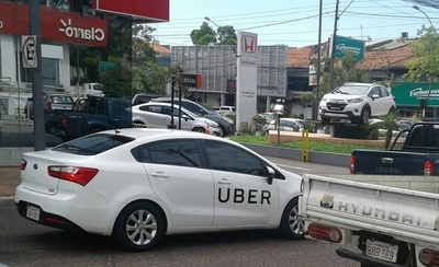 HOY / Que por ley obliguen a Muv y Uber llevar distintivos que los identifiquen, piden