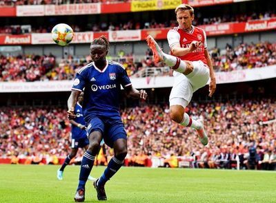 Liverpool y Arsenal caen ante Nápoles y el Lyon