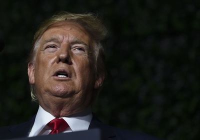 Trump niega “estrategia” racista pero es acusado de propagar “odio"