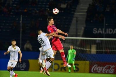 Cerro Porteño y Guaraní empatan en un partidazo