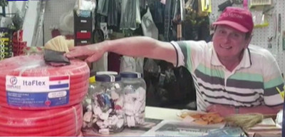 Gran gesto de honestidad: Devuelve Gs. 10 millones que cliente olvidó en su el local