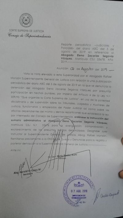 Dictan sumario administrativo a abogado sospechoso de liderar banda criminal