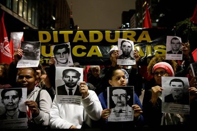 "Dictadura nunca más": rechazo a Bolsonaro en Sao Paulo