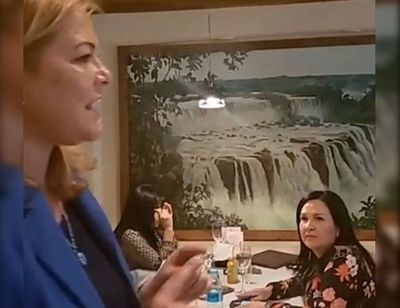 Escrache sorpresa amarga el almuerzo a la senadora Bajac