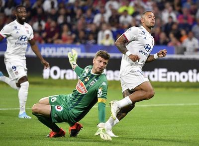 Depay y Dembelé alargan buen arranque del Lyon