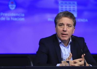Renuncia ministro de economía de Argentina
