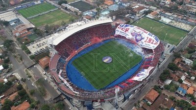 Lo que faltó en la campo, sobró en las gradas