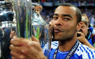Ashley Cole anuncia su retirada