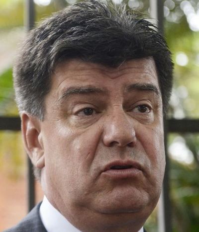 Alegre insiste que hay un “acuerdo de impunidad” entre Abdo y Cartes
