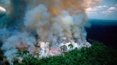 Se incendia el Amazonas mientras Bolsonaro se burla y asegura que son “datos falsos”