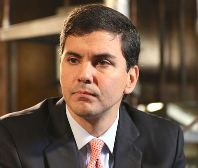 Santi Peña insta a tomar medidas económicas antes que sea tarde