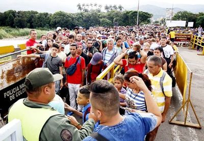 Advierten de incremento de venezolanos en paso fronterizo hacia Ecuador