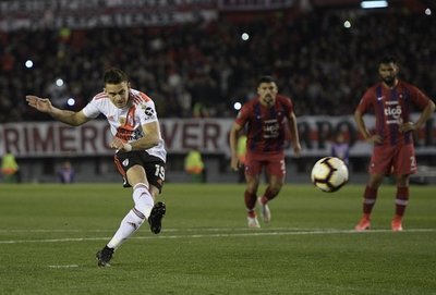 Cerro cayó ante River en un partido donde el principal protagonista fue el VAR