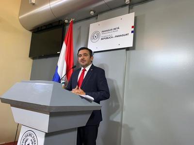 Ministro Petta proyecta aumento salarial a docentes
