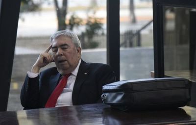 Acuerdo entreguista: Congreso convoca a Saguier para el martes