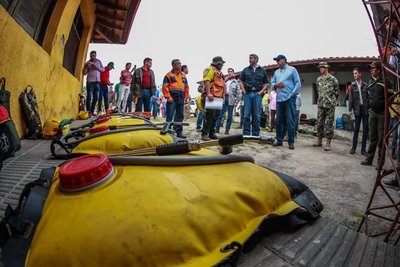 Abdo verifica trabajos de combate a incendios forestales en el Pantanal Paraguayo