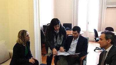 Whittingslow pide que declaren persona no grata a Kriskovich