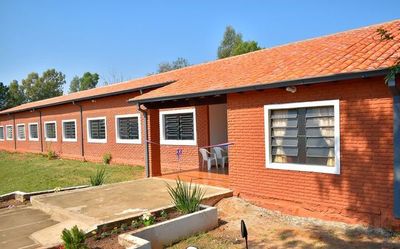 Inauguran mejoras en varias escuelas de Troche