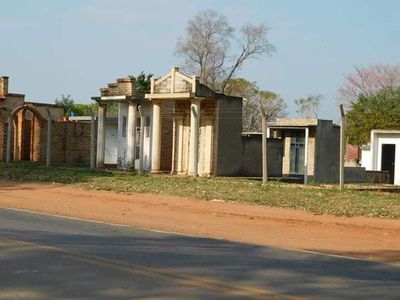 Hurtan tejido de alambre del cementerio de Tobatí