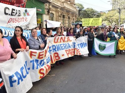 Docentes de la UNA esperan llegar hoy a un acuerdo para levantar paro