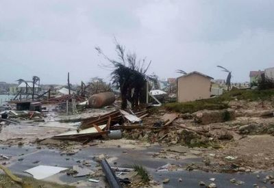 Dorian deja a las Bahamas con viviendas destruidas y escasez de alimentos