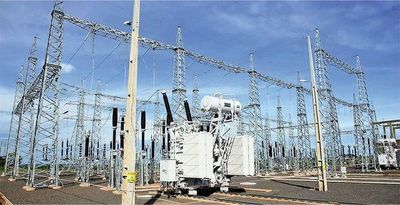 Varias ciudades siguen sin energía eléctrica desde hace horas