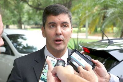 Santi Peña: “Lastimosamente en Paraguay abundan los malos políticos; los mejores no llegan a los cargos”