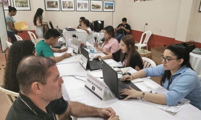 Pretenden regularizar a 800 extranjeros