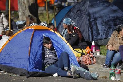 Buenos Aires amanece con manifestantes acampados por emergencia alimentaria