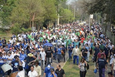 Unos 3.000 pacientes de Clínicas afectados por paro de la UNA
