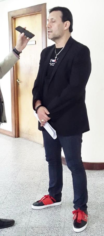 Exsenador cartista Bogado chicanea para ganar tiempo y quedar impune