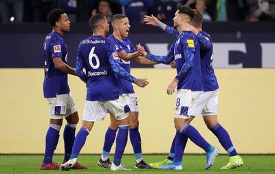 Schalke gana al Maguncia y alcanza al líder