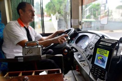 Tarjetas para buses comenzarán a funcionar en un mes y aún no hay campaña de educación para el usuario