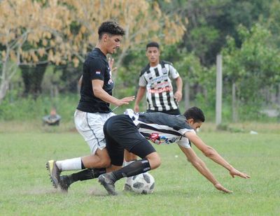 Sub 17: Libertad lidera, Capiatá lo escolta