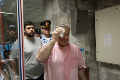 Acusan y piden juicio para González Daher