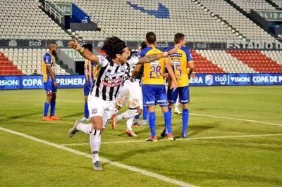 Santaní volvió a ganar y sueña con seguir en Primera