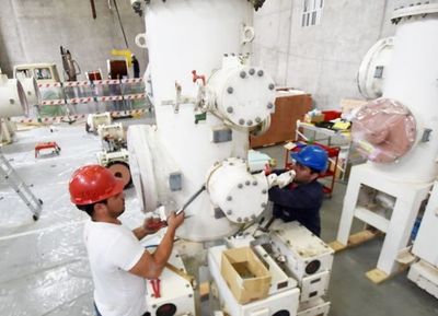 Venden energía de EBY al Brasil
