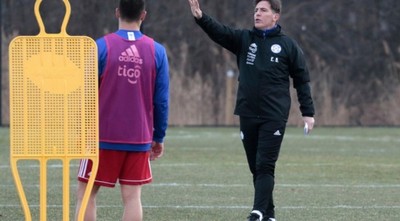 Berizzo completó la lista de convocados albirrojos para los amistosos